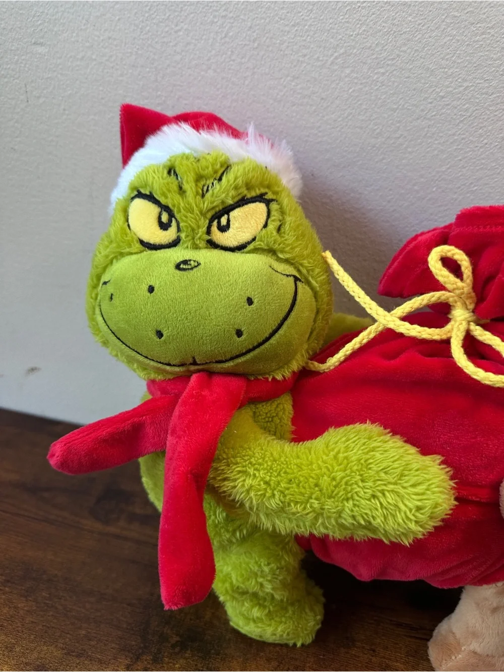 Grinch Max Animated Plush Singing Walking Moving Toy Sack Christmas Ruz Dr Seuss
